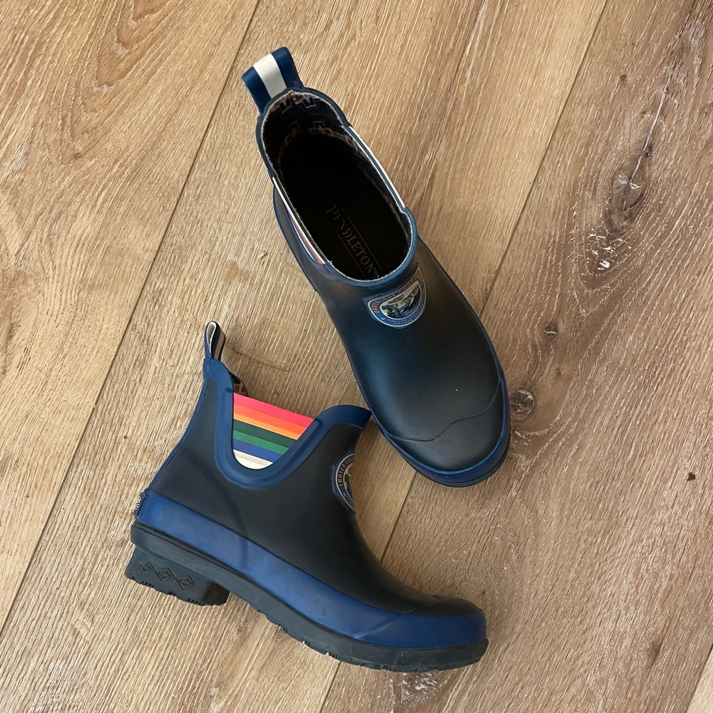 Pendelton Crater Lake ankle Chelsea boots size us womens 5 euro 36 SO GOOD!